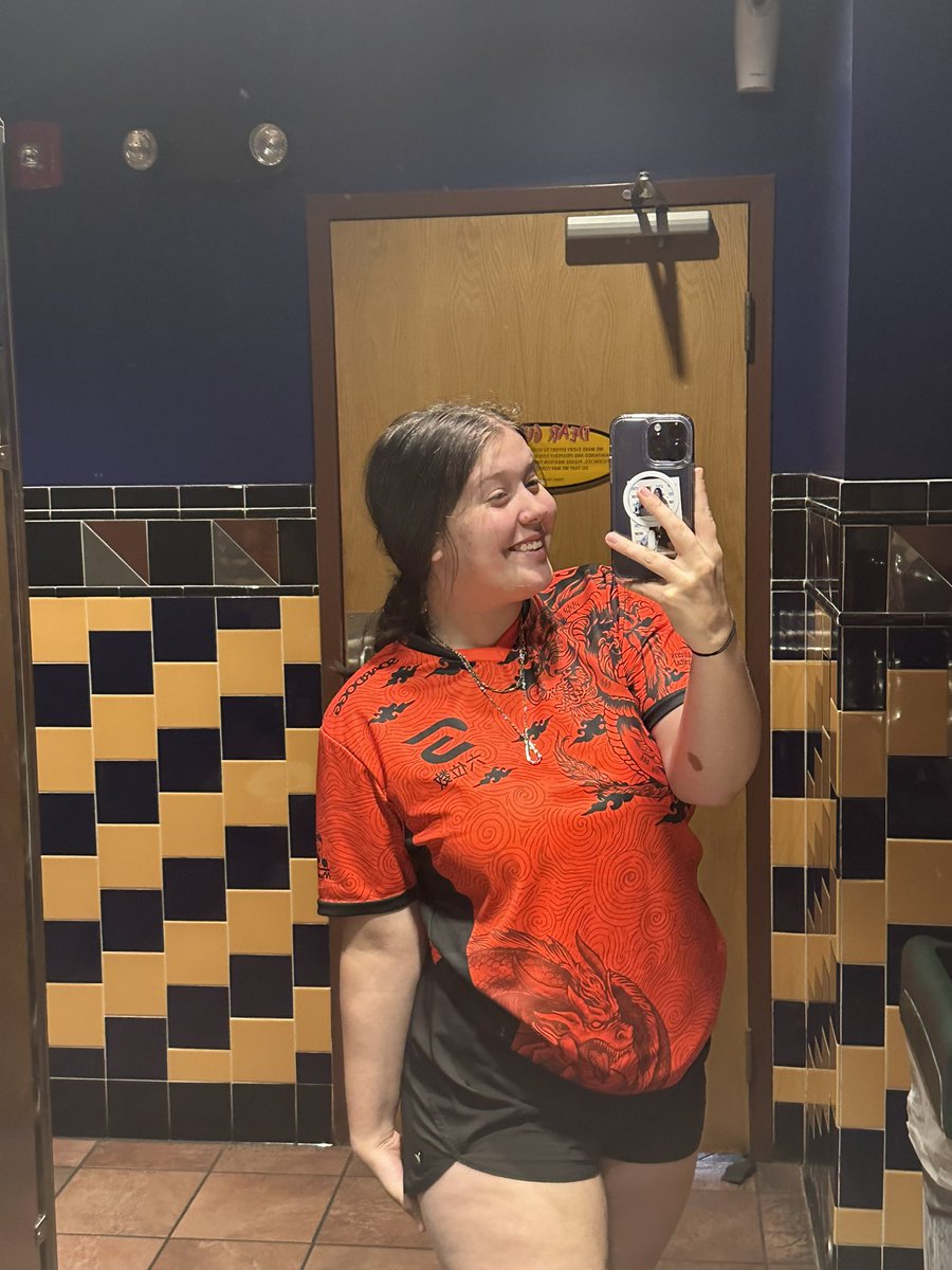 loah is NOT OK 𝜗𝜚 tweet media