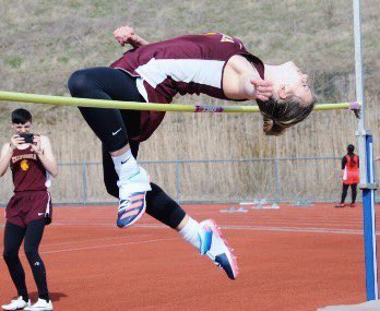 ellagrace_520's tweet image. missing this more than ever!!
junior szn 🔜 
#highjump #uncommited #trackandfield #juniorszn
