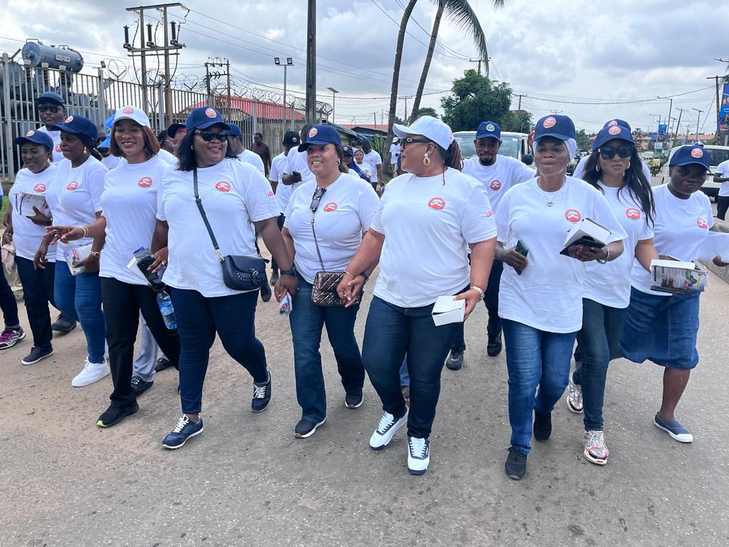 followlasg's tweet image. LASBCA HOLDS SENSITISATION/ROADSHOW CAMPAIGN ACROSS LAGOS METROPOLIS

… Advocates Total Compliance With Laws Guiding Physical Development

Read more: m.facebook.com/story.php?stor…

@jidesanwoolu @drobafemihamzat @LasbcaA @ud_mpp @gboyegaakosile @hmokunola_ 
#LASG 
#AGreaterLagosRising