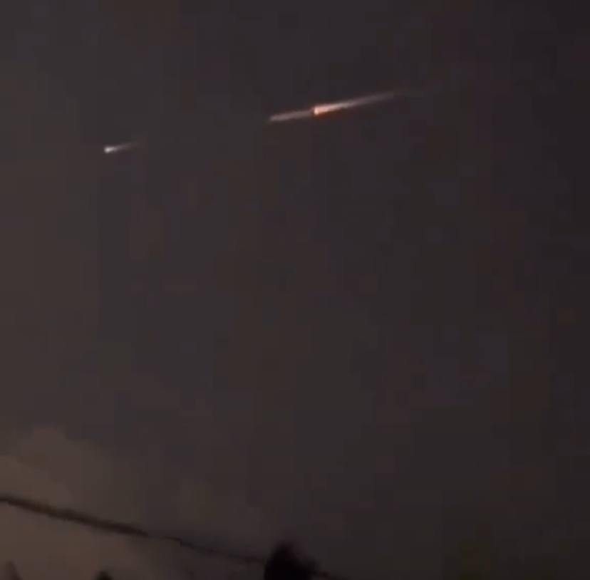 [Breaking news] ada yang lihat ini barusan? Melintas di langit Jogja  berwarna  jingga

Lokasi foto: Blok 0

📸: masbiiem