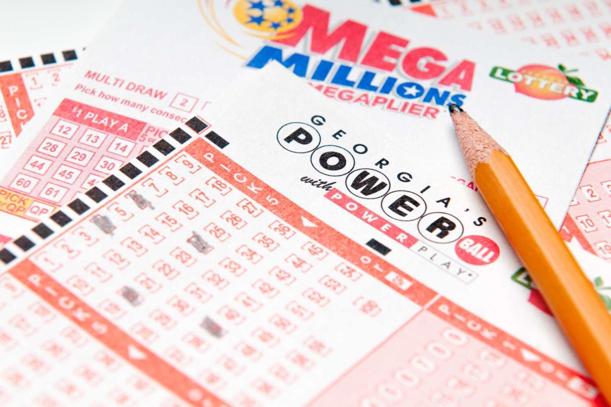 The Wildest Rules You Didn't Know Powerball and Mega Millions Winners Must Follow After Hitting the Jackpot [via @YahooNews] https://t.co/UdMGHmjkTJ https://t.co/ChJHlUWAcX