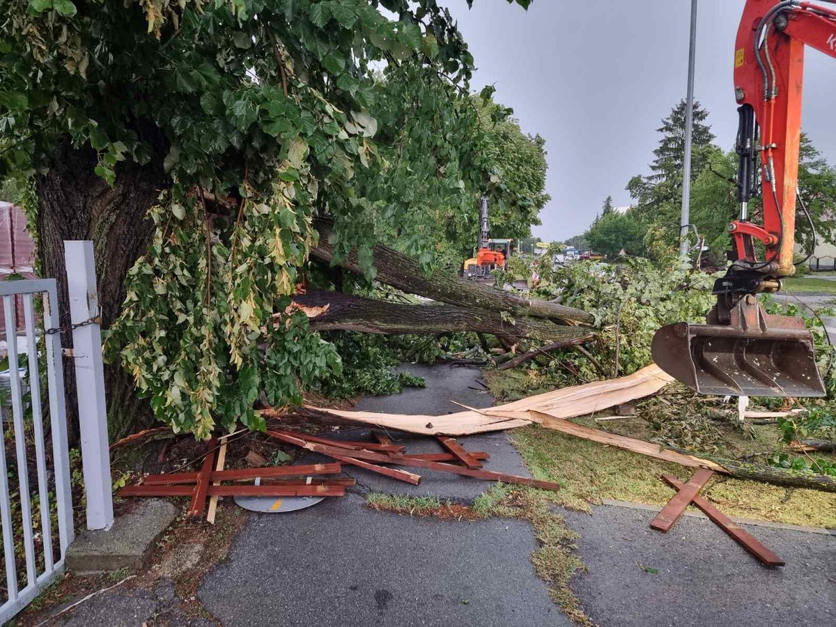 RavnateljstvoCZ's tweet photo. 📌POSLJEDICE OLUJNOG NEVREMENA - prema informacijama 21. srpnja 2023.➡️ stanje do 20:00 sati 👉 https://t.co/QohEjawcye https://t.co/yPWn7EWvhq