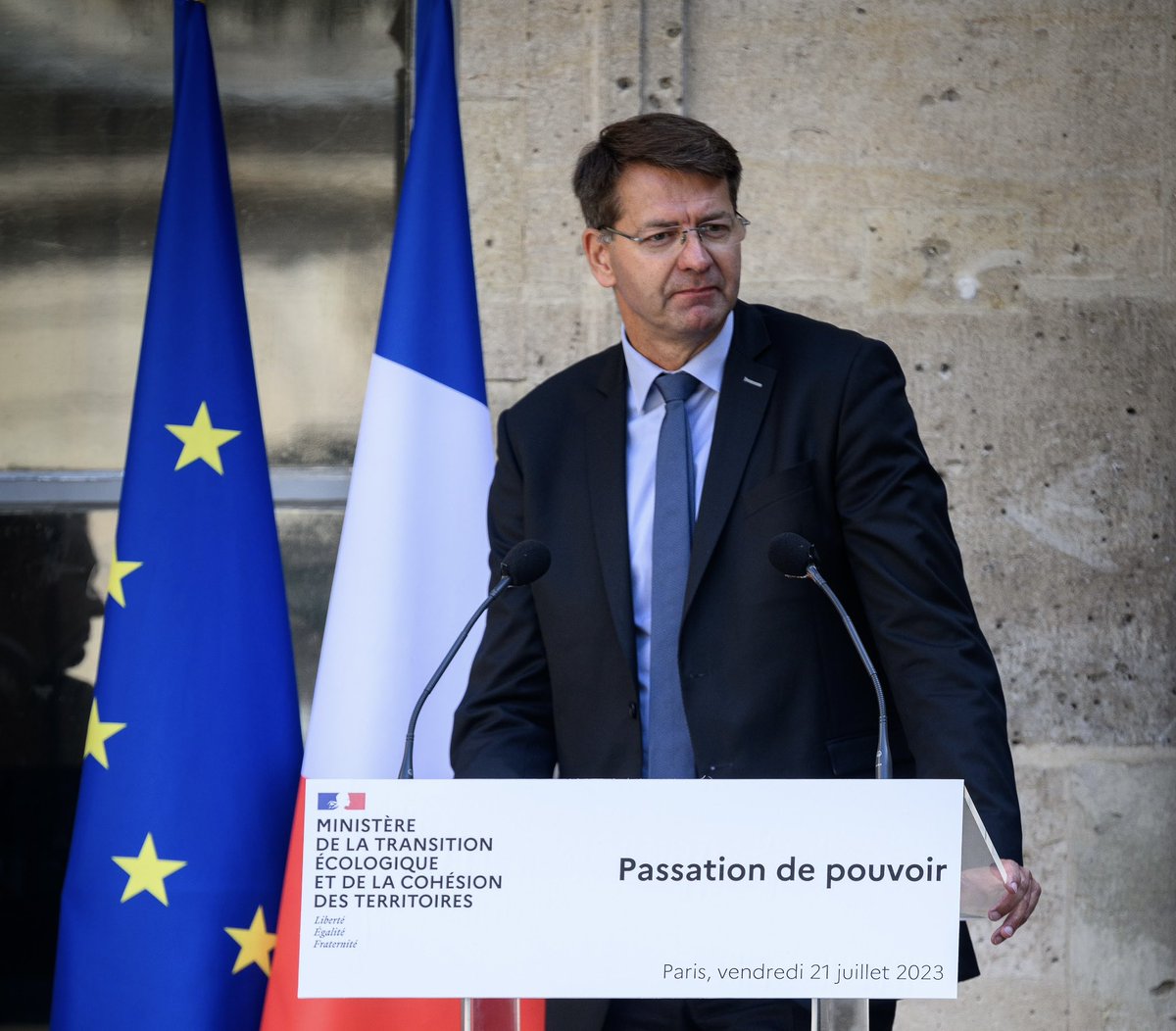 P_Vergriete's tweet photo. Très honoré d’avoir été choisi par E.Borne et E.Macron pour devenir Ministre du Logement, je tiens à les remercier pour leur confiance.
Je relèverai avec détermination le défi qui m’attend pour l’accès au logement pour tous et la transformation écologique de nos territoires. https://t.co/4ZFAp34LlI