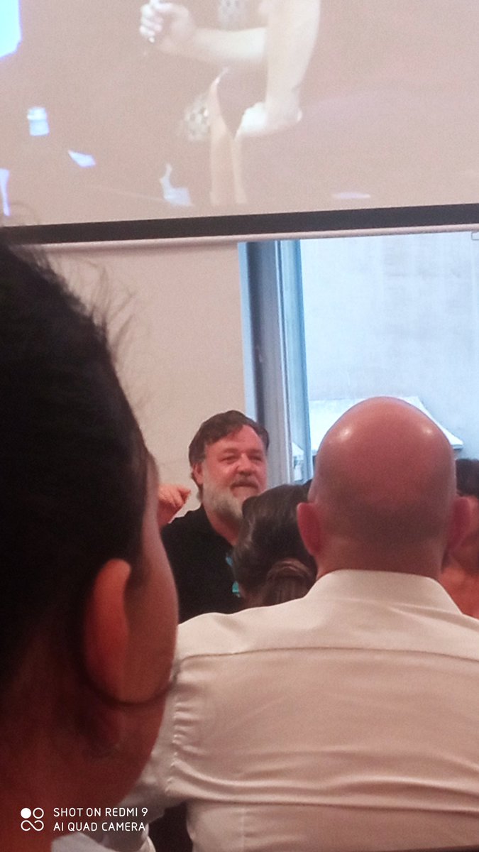 Where were you few minutes ago? 😊 <a href="/russellcrowe/">Russell Crowe</a> #spaziosette #rome