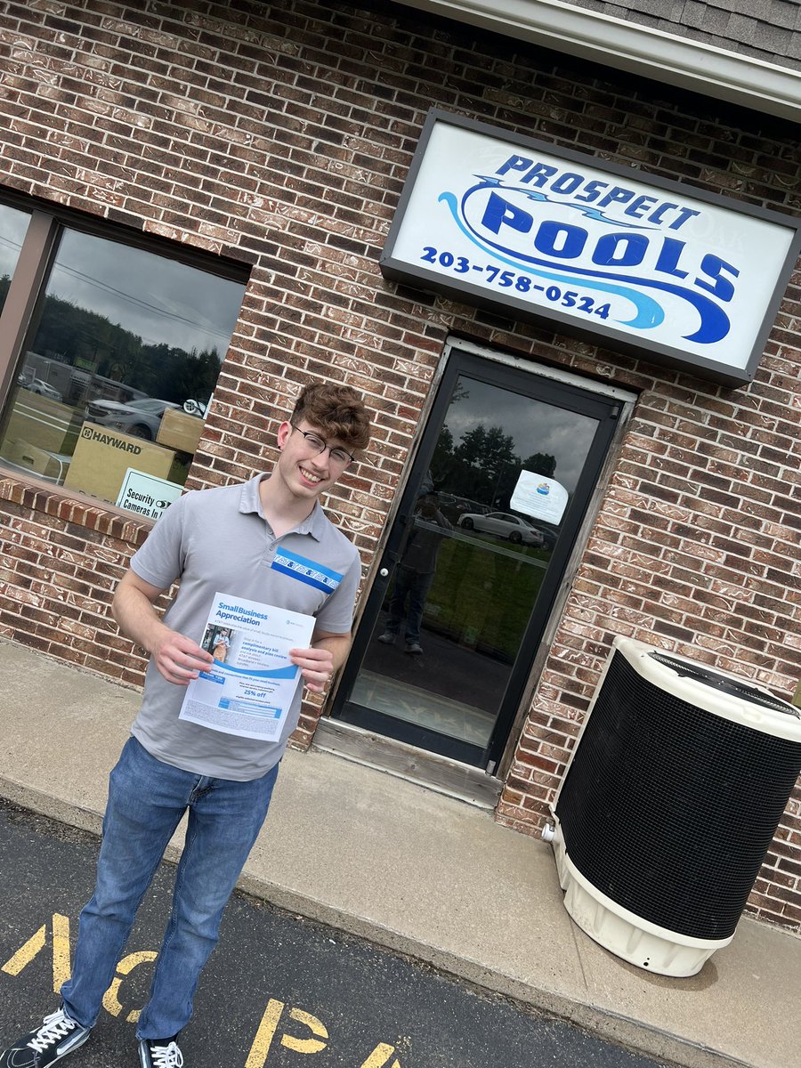 ChazSanchezAtt's tweet image. Out with Dean prospecting with some local business today. Valuing our small business and enticing them to switch over to AT&amp;amp;T. #teamwaterbury #winlocal @biggriffnrg @learnfromvern @ChrisAcerra @firas_smadi @emilywiper