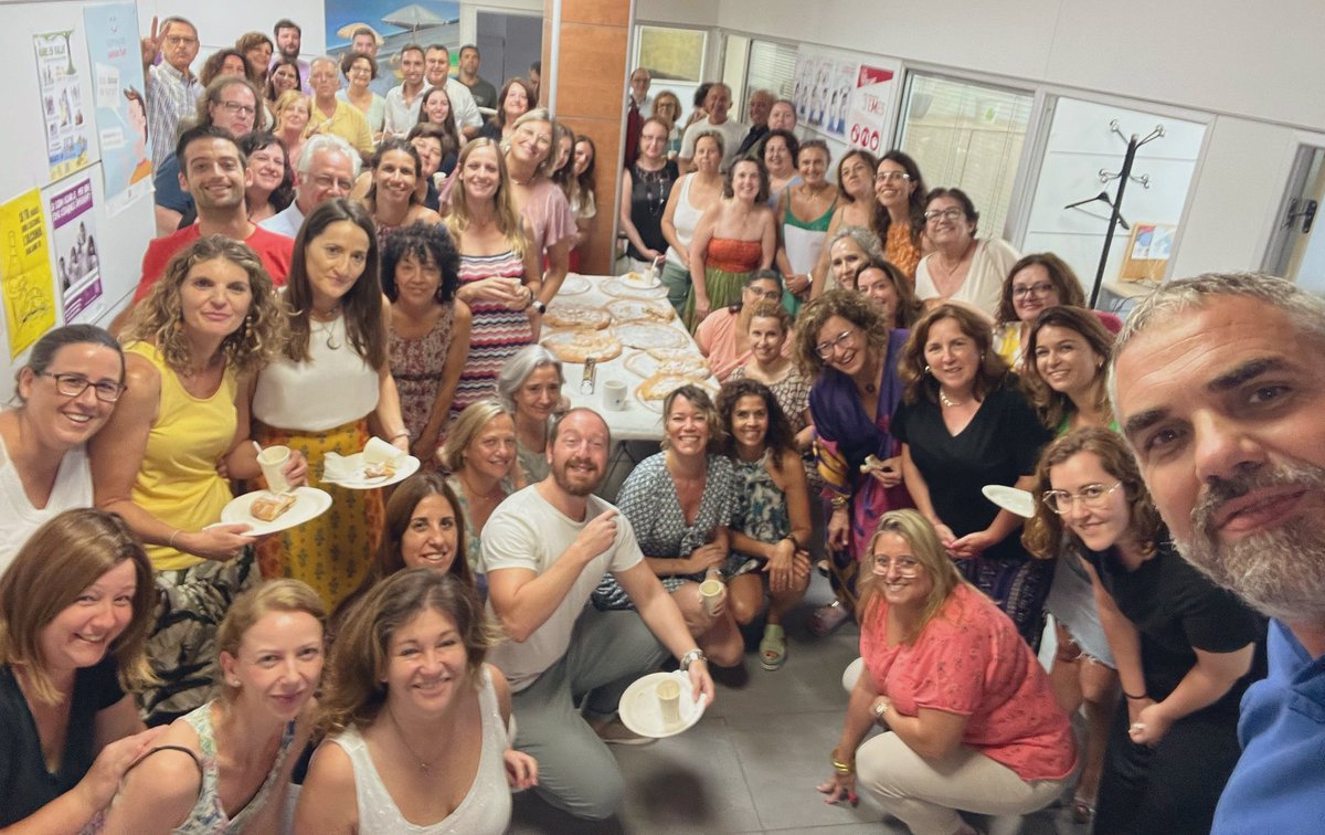 Avui a #apalteucostat🤲🏻ens hem acomiadat d <a href="/mcaldenteytous/">Miquel Caldentey</a> el nostre apreciat gerent dels darrers 8 anys❤️Sempre amb una rialla, ha treballat sense descans xq #atencioprimaria estigui al lloc q li pertany, al capdavant de l'atenció sanitària de la nostra illa. Gràcies per tant‼️