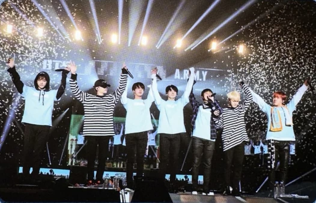 beyondtheakward's tweet photo. 4th Muster DVD ot7 group photocard
Fanmeeting Vol. 4 Kimini Todoku ot7 group photocard
Scan 🫶
#btsscan #btsphotocard #photocardscan https://t.co/5KvPnjE4Cg