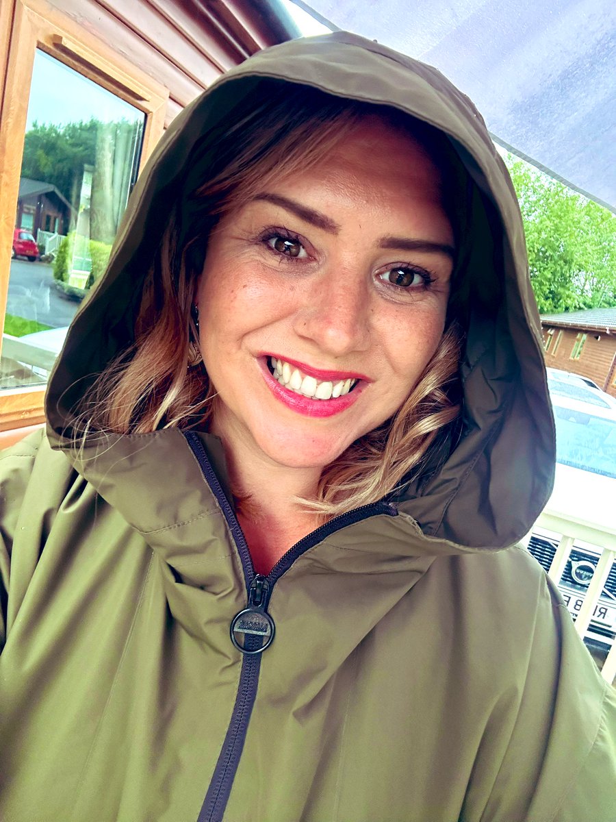 Lucy Hall tweet media