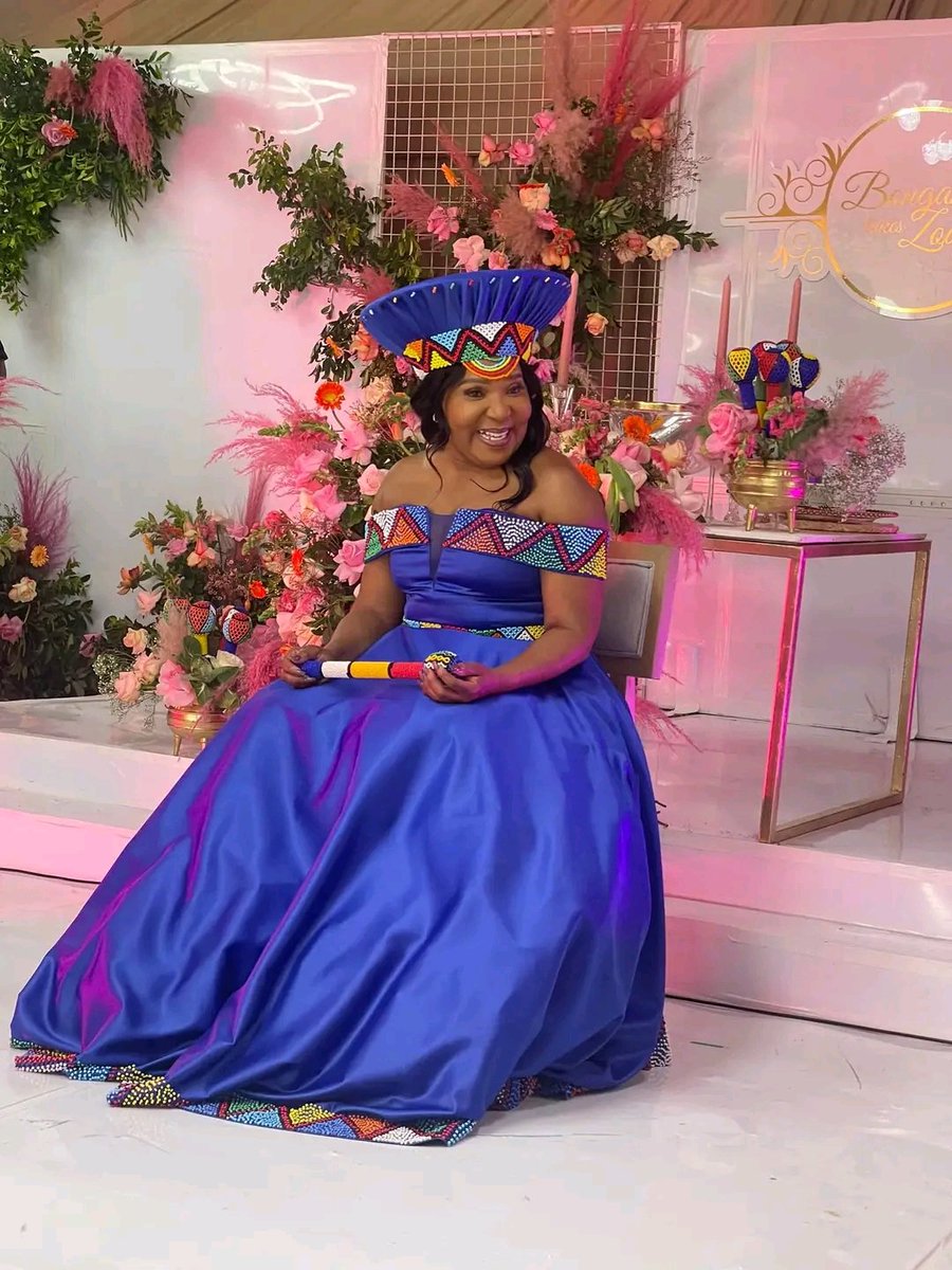 joy_zelda's tweet image. Her name is Sanah Mchunu She is a Living Legend Retweet if you agree She's a Legend 
#GomoraMzansi