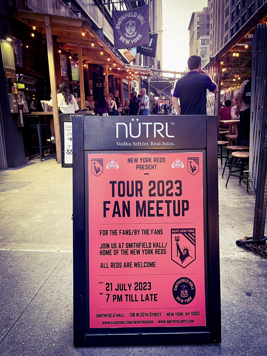 MUFCNewYorkReds's tweet photo. TONIGHT!!
Join us at @SmithfieldNYC as the party continues…
🔴⚪️⚫️🗽⚽️🍻 https://t.co/IdbY5H5xFg