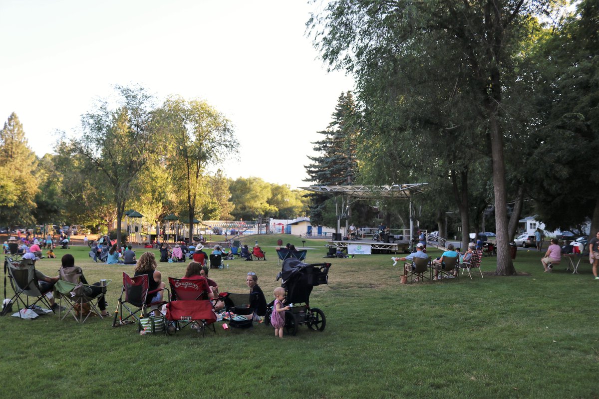 City_of_Pullman's tweet photo. Concerts and Movies in the Park are in full swing 🎊

#PullmanParksandRec invites you to Reaney Park (690 NE Reaney Way) for Concerts in the Park every Wednesday at 6 p.m. now - 8/16/23 and Movies in the Park every Friday at dusk now - 8/4/23. https://t.co/iD1NvD9Xsw