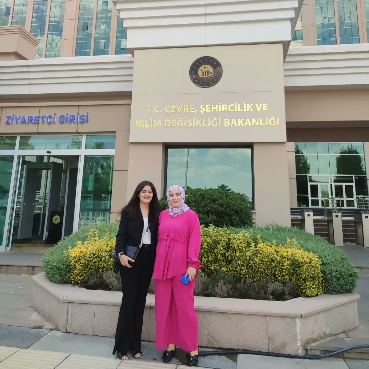 'HİÇBİR ZAFERE ÇİÇEKLİ YOLLARDAN GİDİLMEZ'

Emlak Yönetimi mezunları olarak <a href="/csbgovtr/">T.C. Çevre, Şehircilik ve İklim Dğş. Bakanlığı</a> 'da daire başkanımız <a href="/mgurler7/">MEHMET GÜRLER</a> beyi ve müdürümüz <a href="/alicansahinnn/">Ali Can ŞAHİN</a> beyi ziyaret ettik. 

Kendilerine bizlere her daim kapılarını açtıkları için teşekkür ederiz. 

#emlakyönetimi 
#MilliEmlak