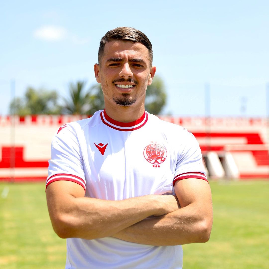 EMouhtarif's tweet photo. 📄✅️
الظهير الأيسر إلياس شتي ينضم للوداد البيضاوي المغربي في صفقة انتقال حر بعد فسخ تعاقده مع نادي آنجيه الفرنسي
#wac #ilyeschetti https://t.co/YsSAN2NlEc