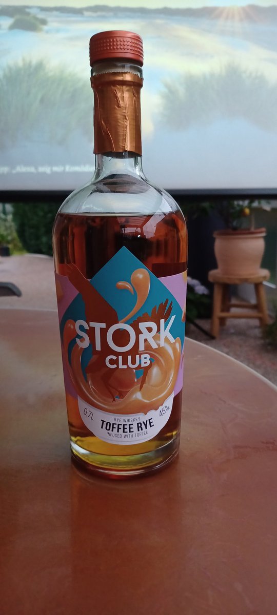 HeikoP4's tweet photo. Mein erster Whisky mit Toffee Note.
Sehr spannend.
#Spreewaldwhisky https://t.co/7SAKFlI1OA