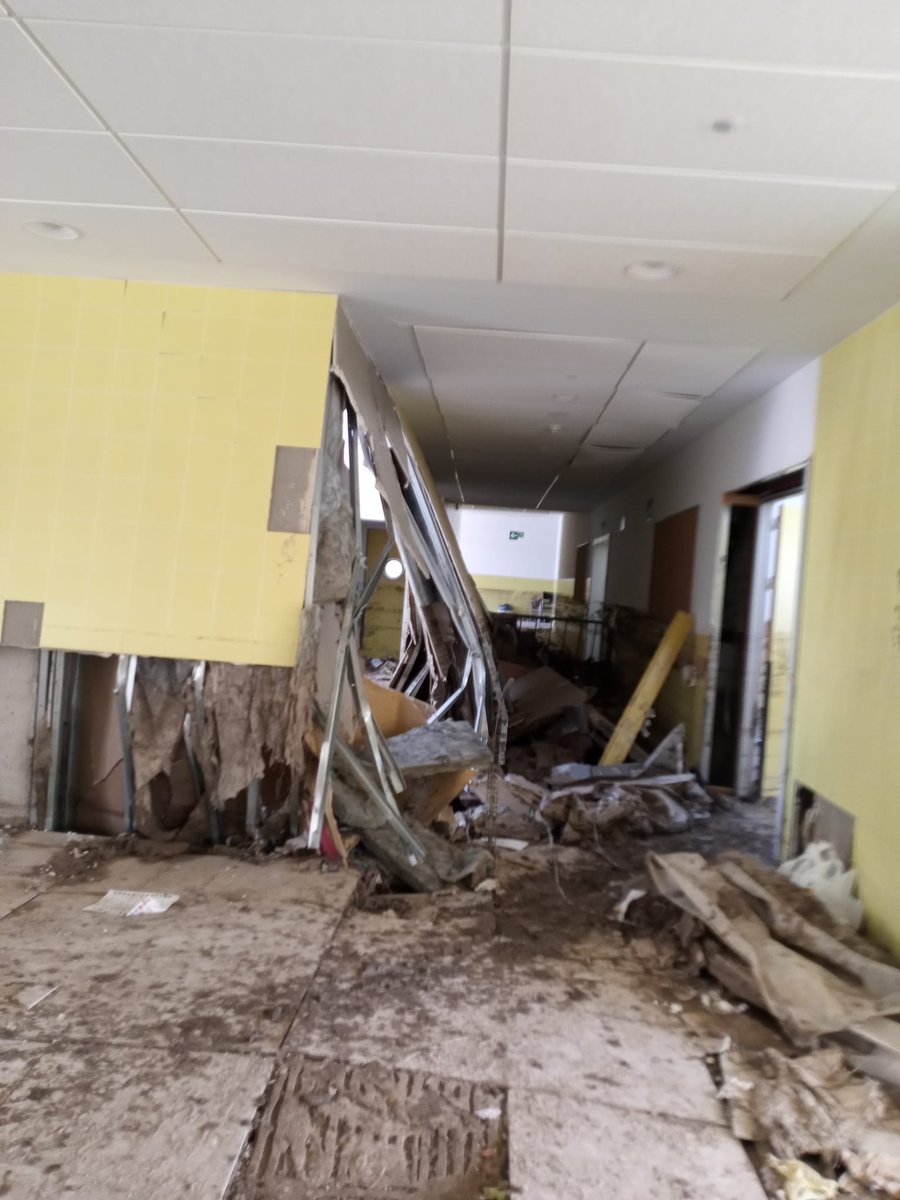 brpalus's tweet photo. #porunmariazambranoseguro

Por la seguridad de los niños, el equipo docente, trabajadores en general del María Zambrano 

@GobAragon @educaciongob @ChuecaNatalia  @heraldoes @aragondigital @aragon https://t.co/HqwEBYQcVS