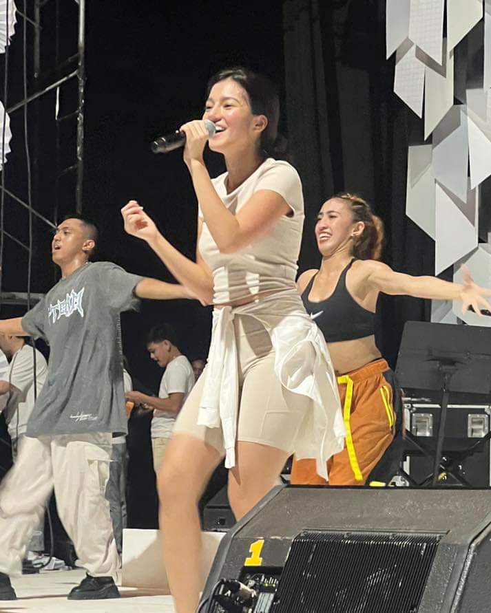 MDBOFC's tweet photo. Belle squeezed in a round of productive rehearsals yesterday. Gonna be a concert WORTH THE WATCH fo sho!

( ©: STAR MAGIC | FB )
📌 https://t.co/0MbCo2Lb3C

#BelleMariano 
#BelovedConcert 
#BelleBelovedConcert
#BelleConquersConcertStage
#BelovedBelleDay
#BelovedDay https://t.co/cfrqia4Usg