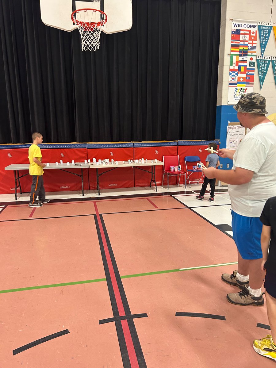 MrRosati24's tweet image. The perfect parent engagement day to end #CampDiscovery! Our students hosted a carnival and created games based on everything they learned in literacy and math these past three weeks! @MrsTDugan @SteveKrsul @gecdsbpro #GECDSBSLP2023