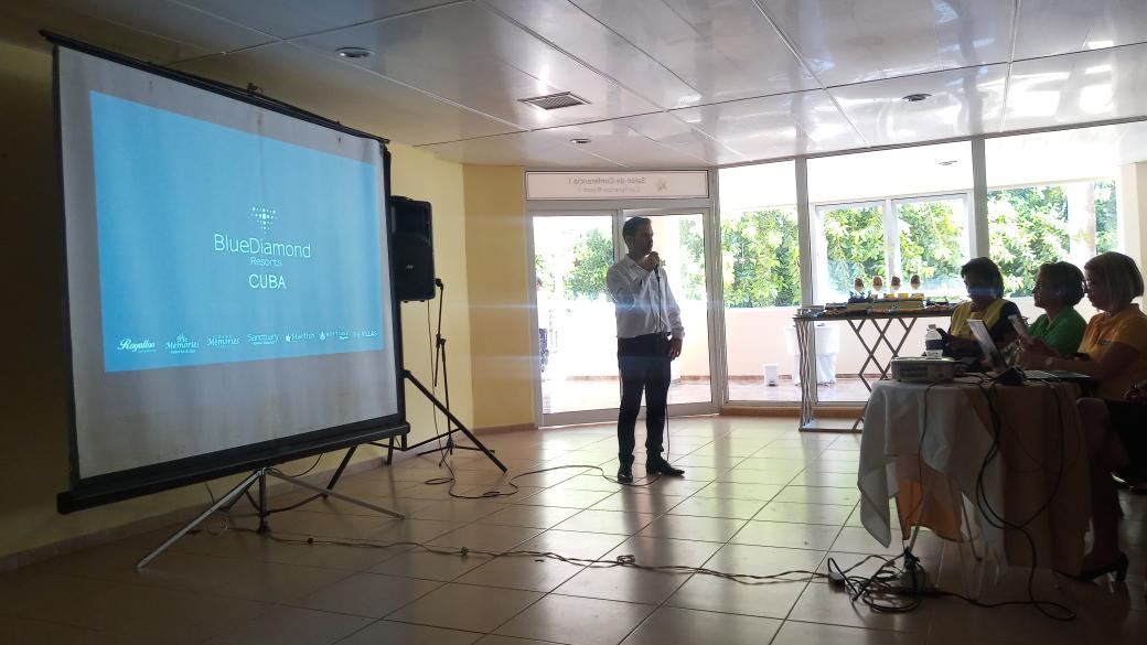 Encuentro con Turoperadores y Representantes del Destino #Varadero 🏖🌊🌞. Esta vez les presentamos las novedades del producto #CayoLargo, el rescate de nuestra vida nocturna 🎆y la convocatoria para el #VaraderoJosone #RumbaJazzSon ❤
💫
#CubaUnica  #VaraderoTravel #ModoJosone