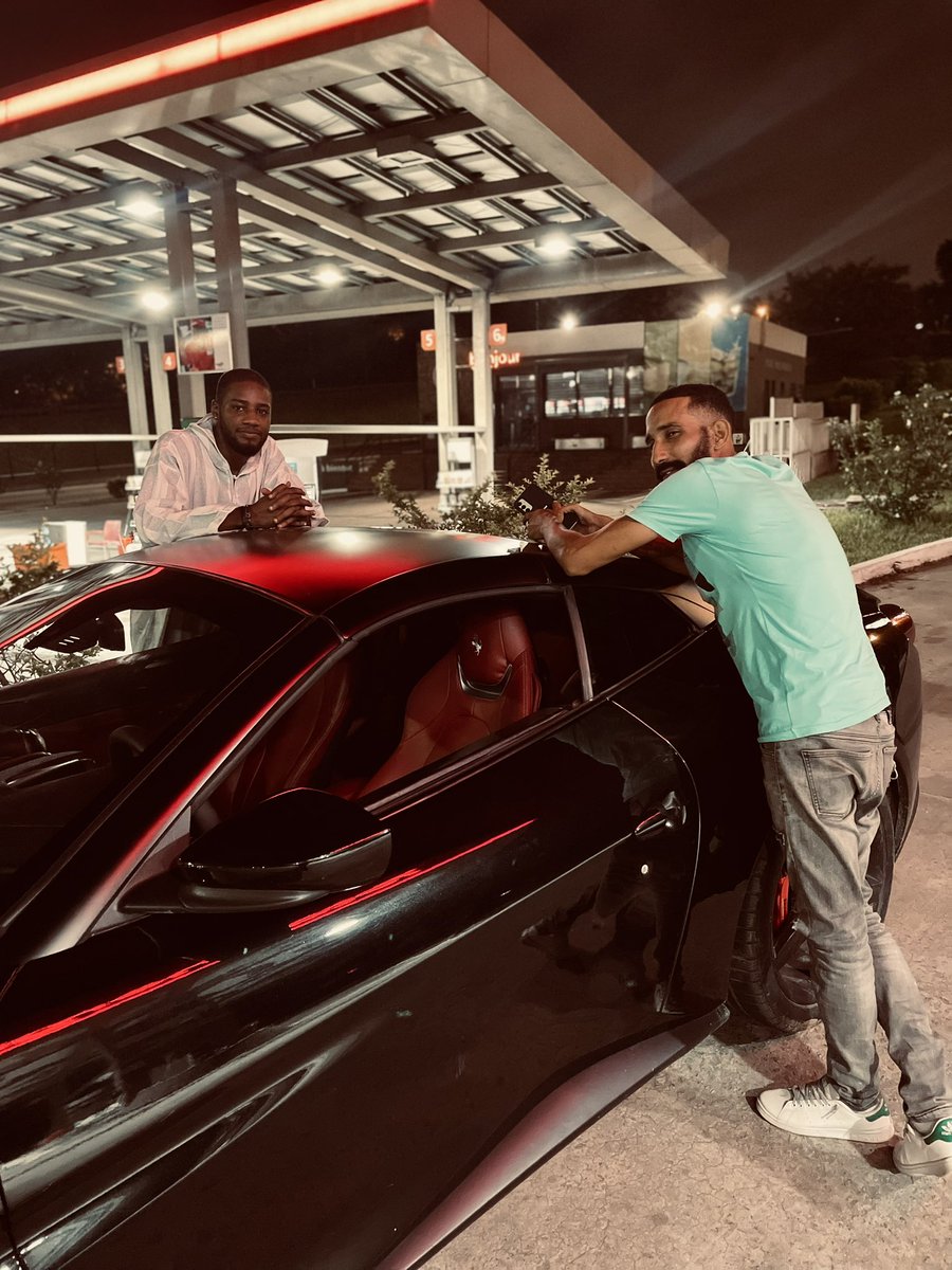 NourKone's tweet photo. ON ES TOLOLO 
BON WEEK-END À VOUS
VAS VOIR MON NOUVEAU CLIP
https://t.co/ti6B87Bsok https://t.co/IORbvFizp2