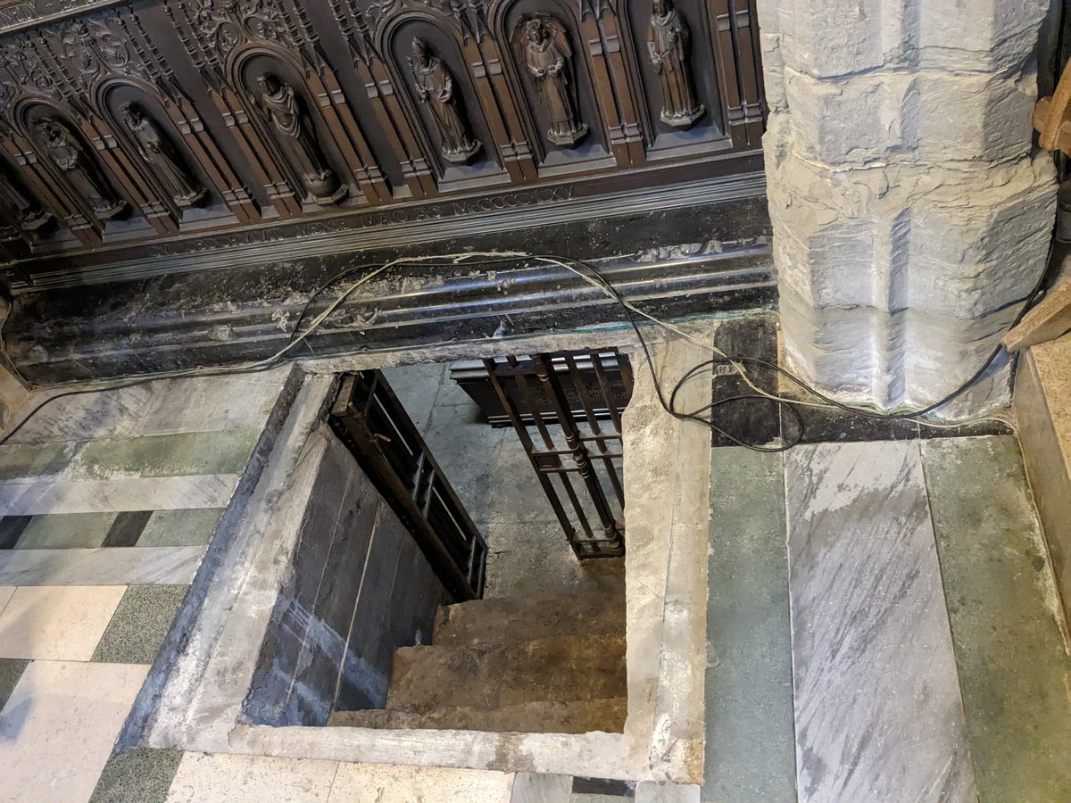 BryonyCoombs's tweet image. A fantastic day at #Scoticonference (ICMRSLLC). Huge thanks to the wonderful @LizzieSwarbrick &amp;amp; the lovely janitors at St Salvator's for letting us see bishop Kennedy's tomb👀 &amp;amp; the fantastic special collections staff for a magnificent display of manuscripts. My brain is tired