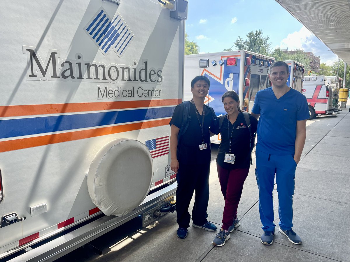 New fellows' first scan shift together! <a href="/mako_taco_/">Makoto Tanigawa, MD</a> @MichaelDantaMD