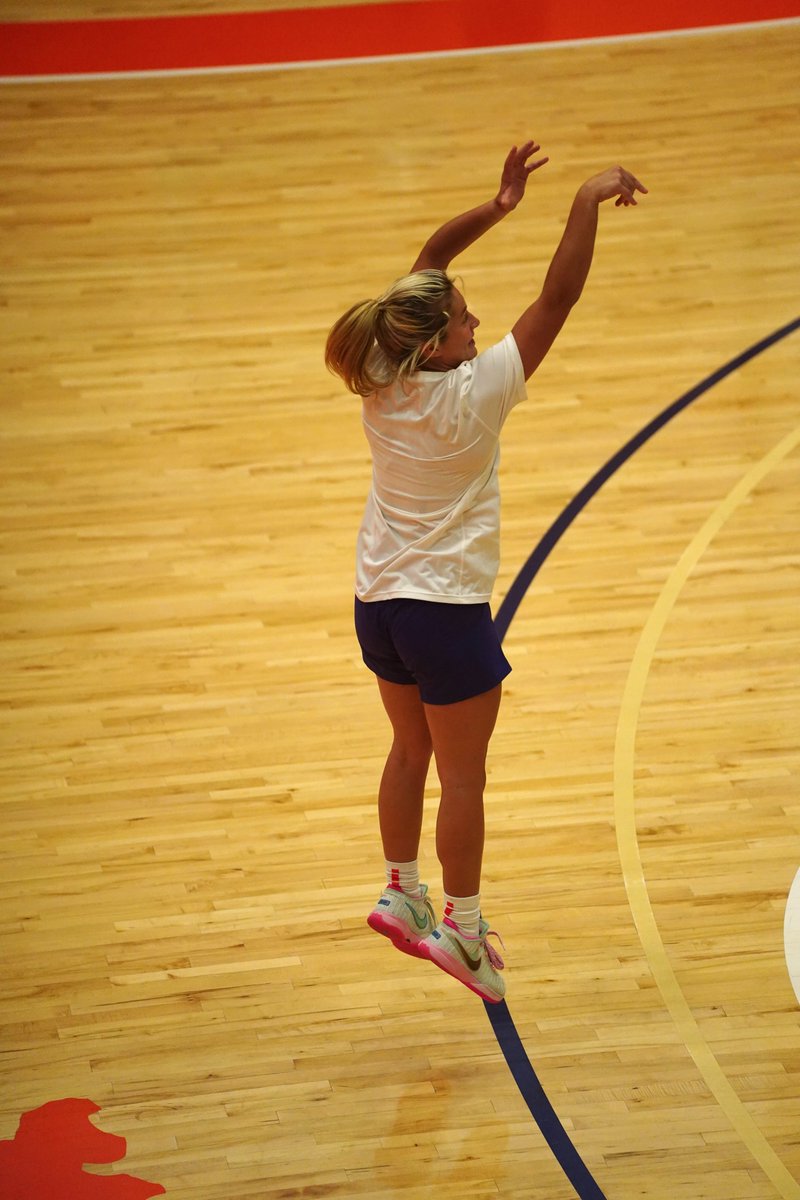 Help us wish <a href="/BellaRanallo/">Bella Ranallo</a> a very happy birthday! #Team49