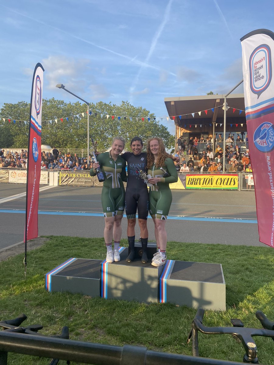 Winner! Dani Khann of <a href="/SaintPiranTeam/">Saint Piran Pro Cycling /Service Course</a> and <a href="/saintpiran_wrt/">Saint Piran WRT</a>   - Kierin. #london # cycling  Amazingly close with <a href="/TeamGB/">Team GB</a> team Inspire