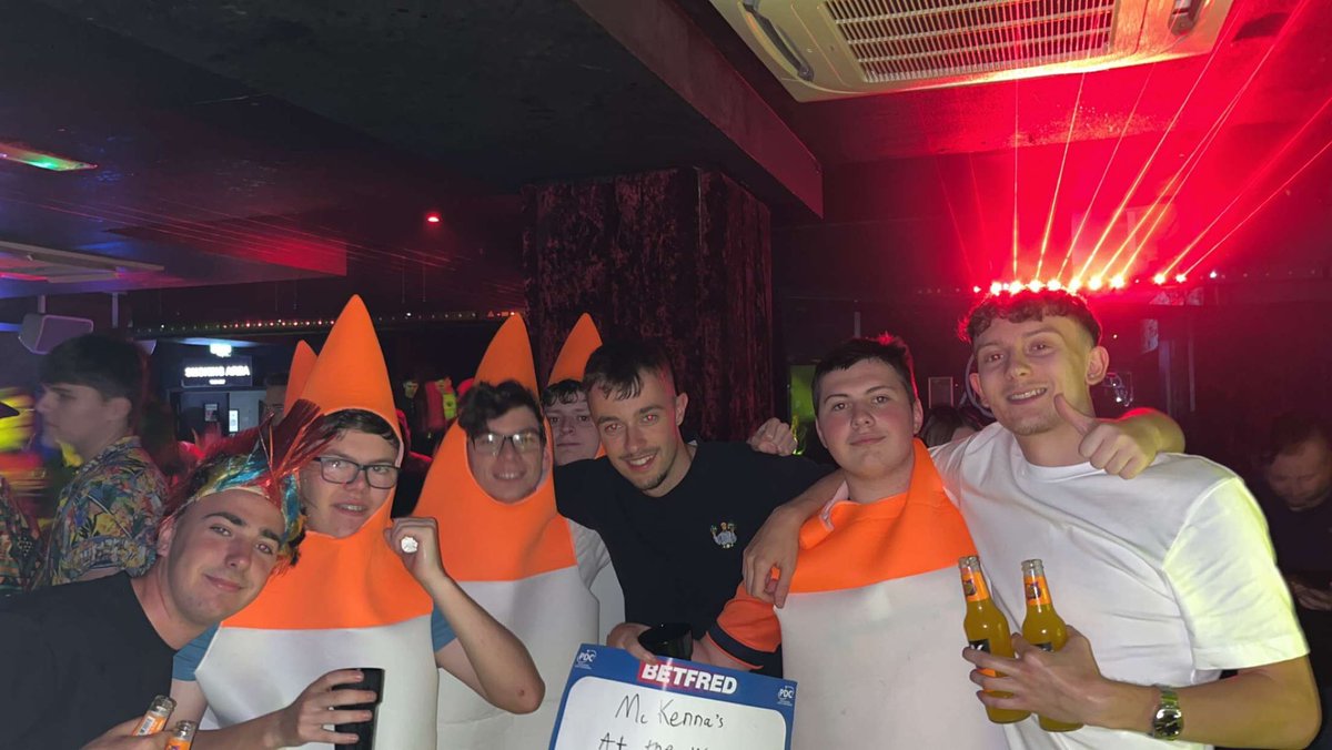 Harry en tweet media