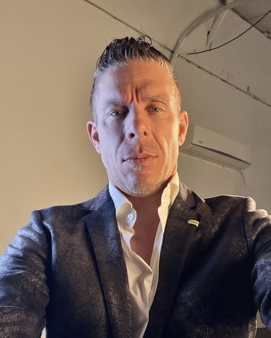 I think the scruff makes me look handsome. What do you guys think? Should I be the new Ken? https://t<a href="/tag/onlyfans"class="tags"><span>#onlyfans</span></a>