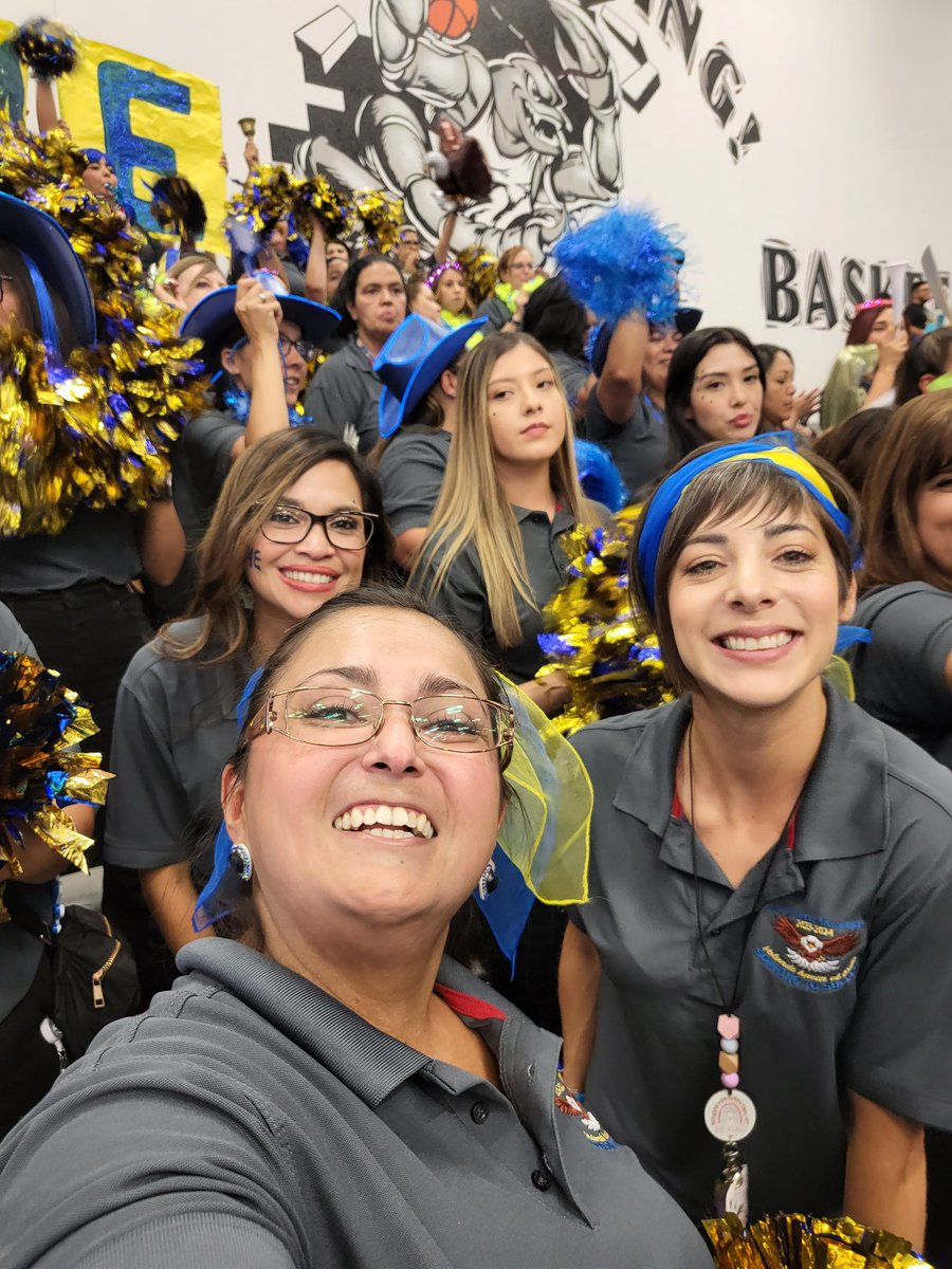 HeatherLopezFME's tweet photo. It is time for the Start of the School Year!! Centennial Celebration Time!!!
#ClintISD100
#FMEEagles #FMEpride https://t.co/sHxlKupB8R