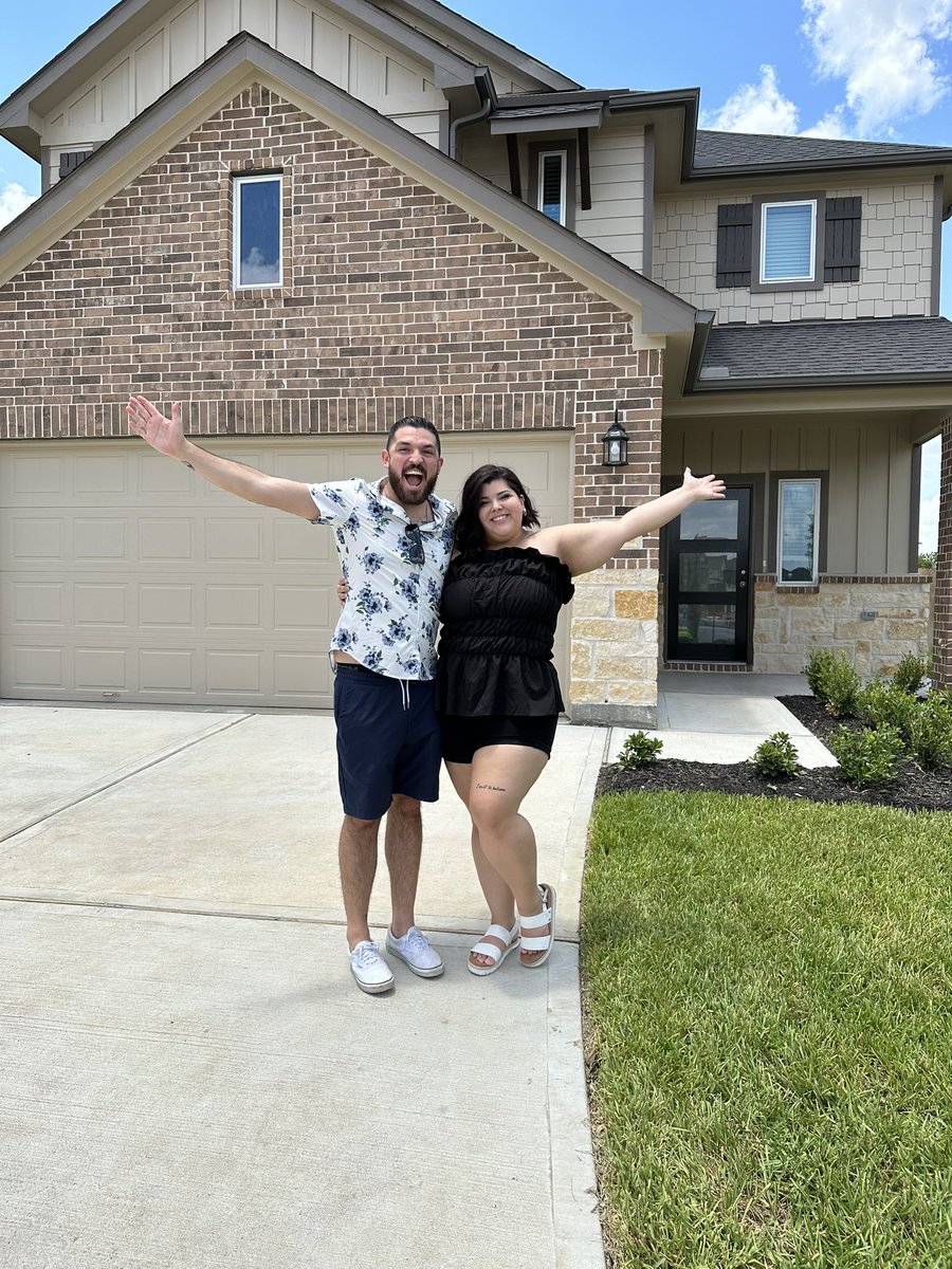 TroyKlessTV's tweet photo. Houston, we’re HOME!

#Klessed to buy our first house together in Fresno, TX which was so exciting and scary, but worth it.

My family, including our awesome realtor/mother-in-law helped make it happen, and we couldn’t be more excited to put down roots! https://t.co/DqOmXBCmIU