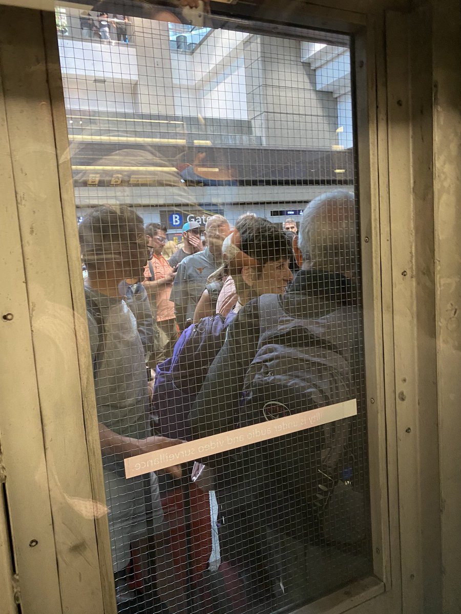 Amanda O'Connor tweet media