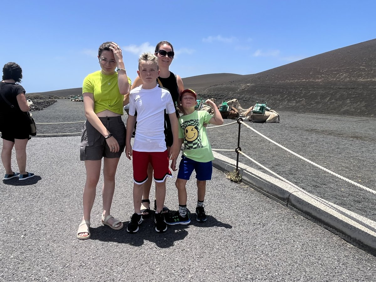 I’ve listened to #blockrockinbeats in worse places 🤣🤣 #lanzarote  pool party commencing soon after a day touring #Timinfaya #volcanoes <a href="/DecPierce/">Dec Pierce</a> 👌🏽👌🏽💪🏽🙈☀️☀️☀️🍹🍹🍹