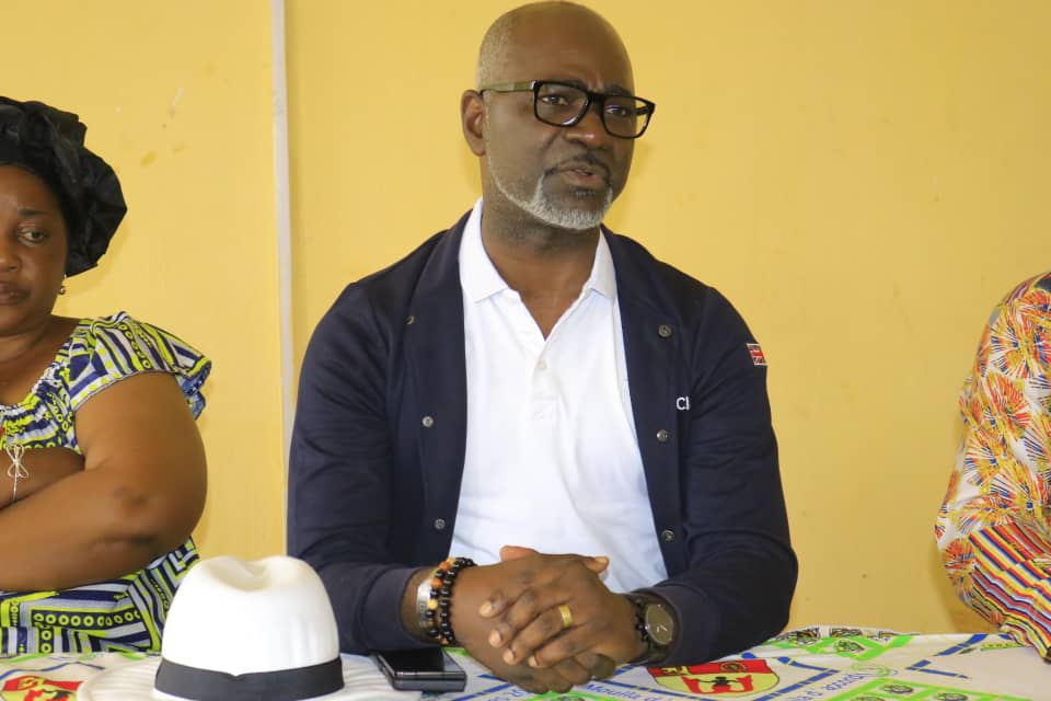 CSMezuiObiang's tweet photo. J'ai animé ce vendredi 21 juillet 2023, au siège provincial du @pdg2R  (PDG) à Oyem, une importante séance de travail avec l'exécutif local et les structures de base du PDG de la ville, afin de dresser le bilan du séjour du  @PresidentABO dans notre commune. https://t.co/K26nDpCqra