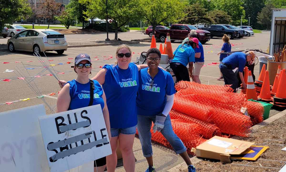 EversourceCT's tweet photo. Whether itβs the Winter or Summer Games, @SOCTConnecticut does so much to support their athletes by providing year-round sports training and competitions. #TeamEversource loves to help outβlike setting up for their cycling competition! π΄ ποΈ https://t.co/dv0o9HuJHJ