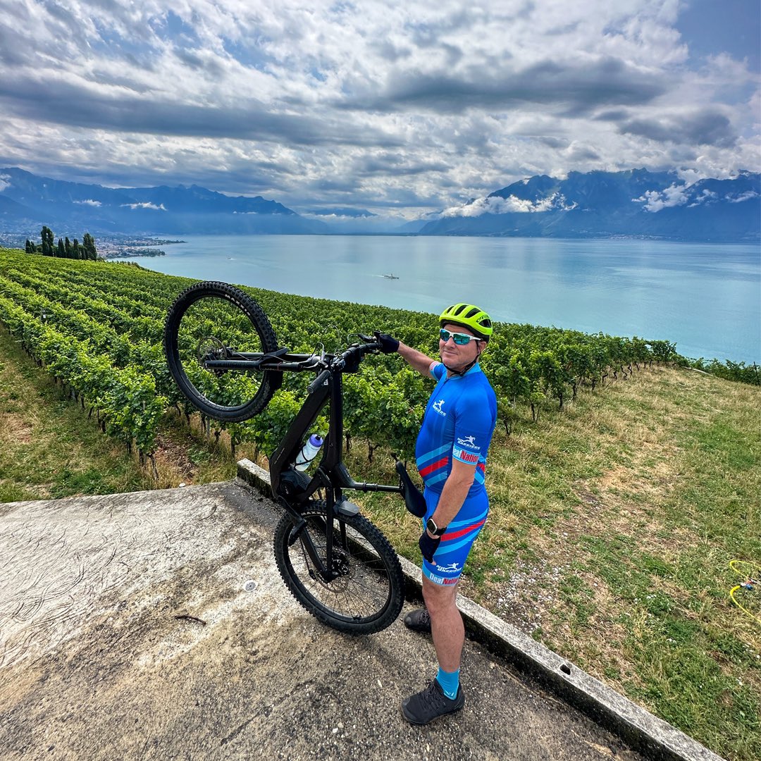 Up close and personal with Swiss life! An unforgettable experience touring around spectacular vineyards, charming villages, and all while riding an electric bike—insanely fun!😎#swisslife #Deaf #Switzerland #joelbike