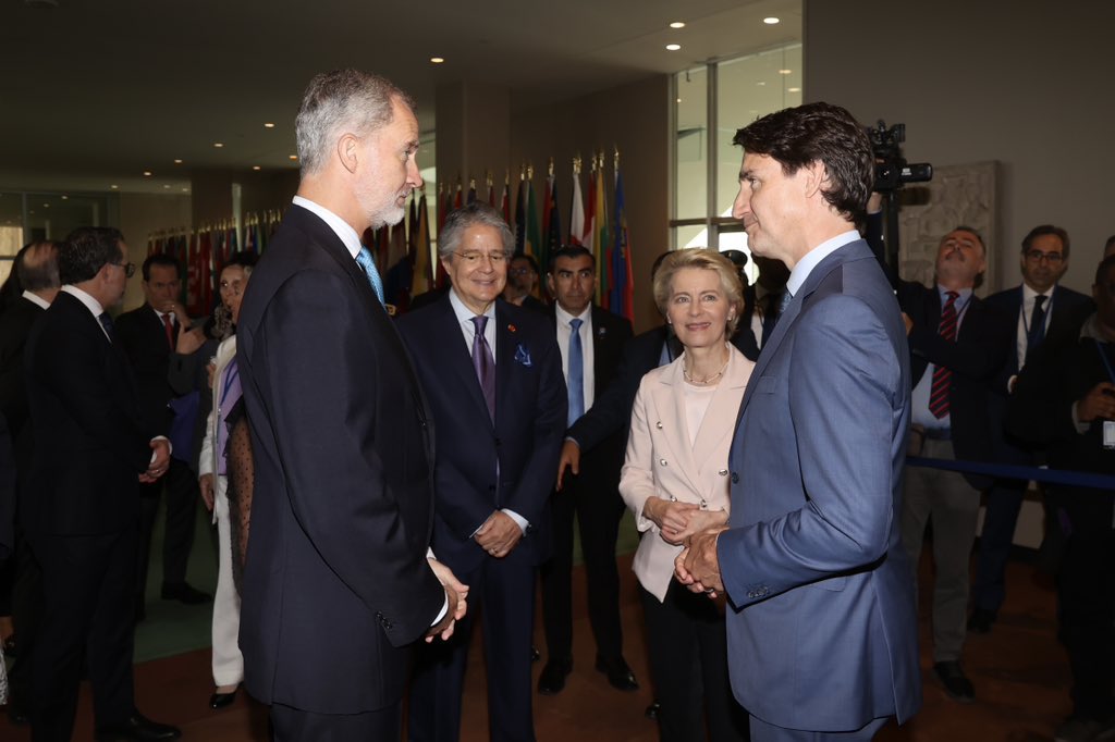 Fantastic meeting of His Majesty the King @CasaReal with Prime Minister @JustinTrudeau and European Commission President @vonderleyen at the #WorldLawCongress 🇪🇸🇨🇦🇪🇺
#EU2023EN @eu2023EN