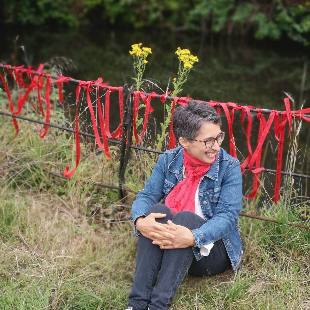 LaureMinden's tweet photo. Interactive installation at @RavSculpture
You can add your positive comments to the red ribbons and see the trail expand... https://t.co/gI8evWCHsR