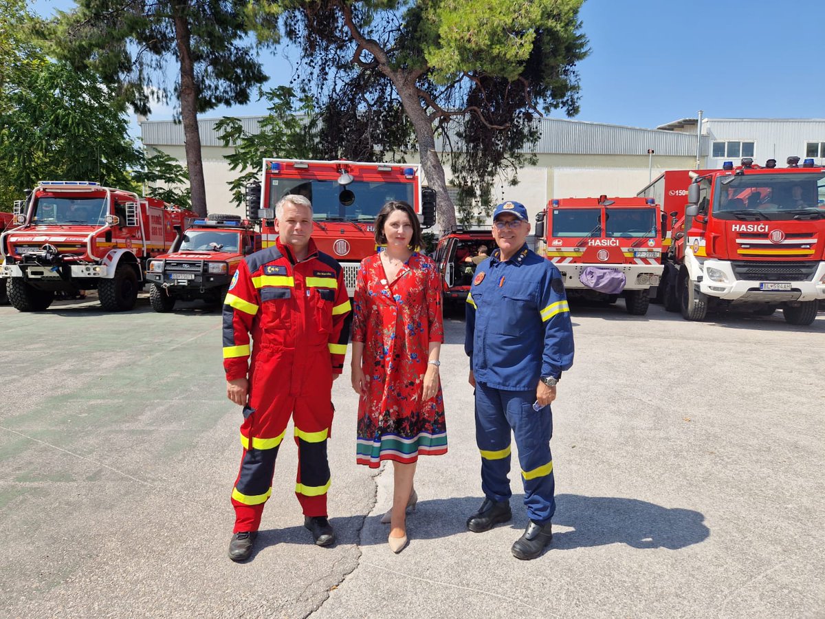 HanusovaMarcela's tweet photo. Happy to greet our firefighters in Athens&amp;wishing them a lot of success&amp;strength in assisting 🇬🇷colleagues to fight wildfires on the island of Rhodes!🇸🇰🤝🇬🇷
#stayHealthy 
#happyReturn
@SlovakiaMFA
@GreeceMFA @GSCP_GR https://t.co/gA7IgaCpe8
