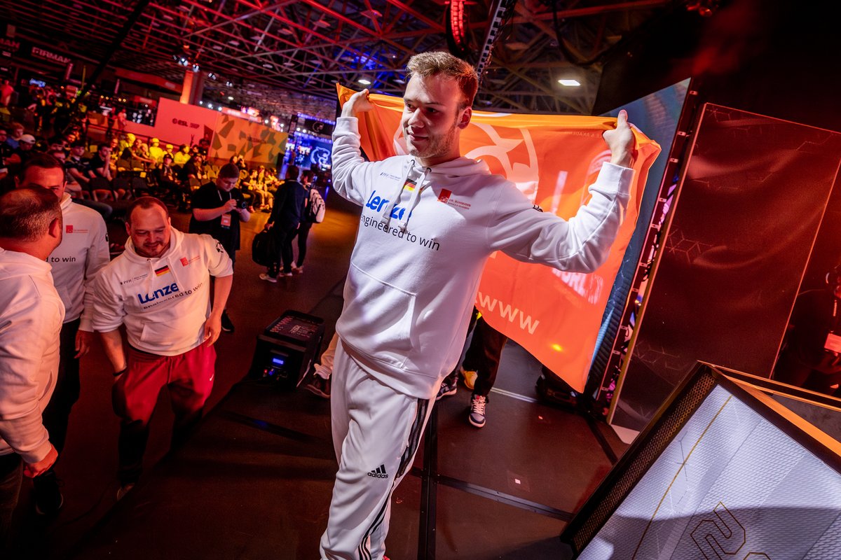 Backup Account tweet media