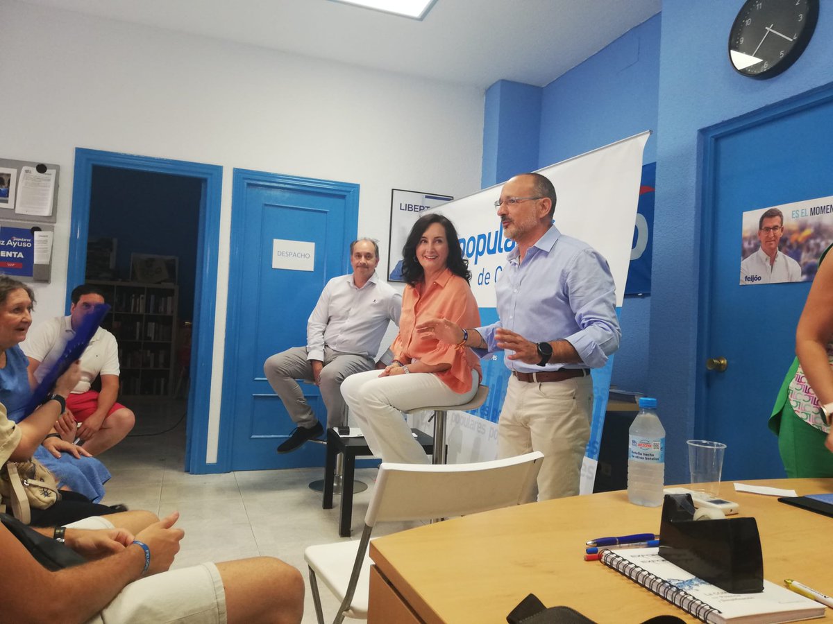 ppcoslada's tweet photo. 🔵 Esta tarde en nuestro fin de campaña, hemos tenido un debate sobre la importancia de concretar el voto en el @ppopular para gobernar con mayoría, la cual permita un gobierno estable.

👉 Gracias a Miguel Lopez-Valverde y Edurne Uriarte por vuestra visita.

#EsElMomento
#VotaPP https://t.co/vKB8IvzXfw