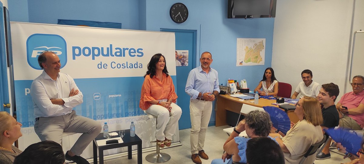 ppcoslada's tweet photo. 🔵 Esta tarde en nuestro fin de campaña, hemos tenido un debate sobre la importancia de concretar el voto en el @ppopular para gobernar con mayoría, la cual permita un gobierno estable.

👉 Gracias a Miguel Lopez-Valverde y Edurne Uriarte por vuestra visita.

#EsElMomento
#VotaPP https://t.co/vKB8IvzXfw