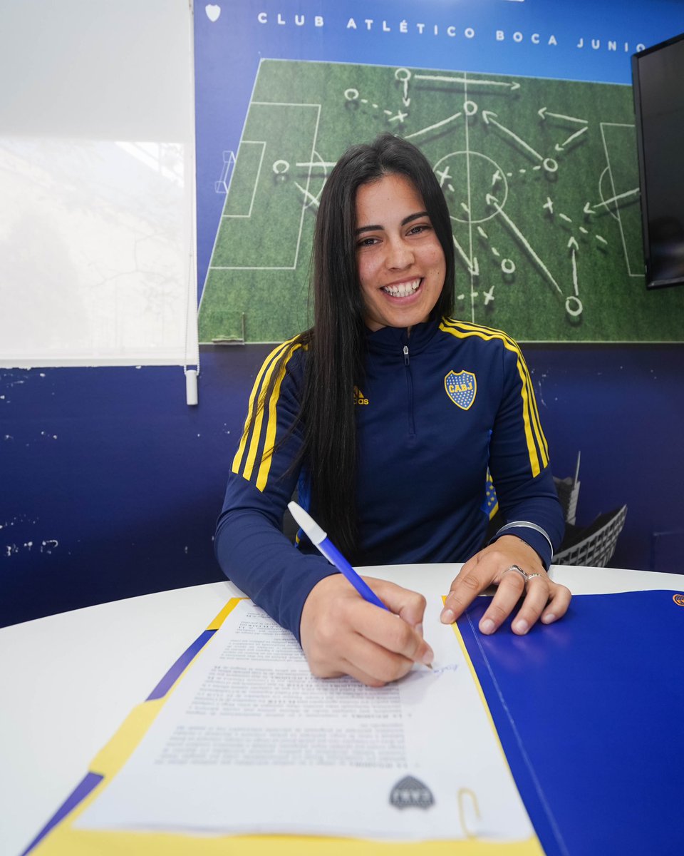 Camila Baccaro firmó su contrato como jugadora de las Gladiadoras hasta 2024.