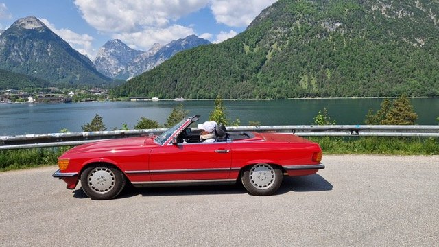 Is there anything better than driving a classic Mercedes-Benz? This customer of ours doesn't think so... “Cruising with the 560SL through Austria to the Croatian coast. The car is brilliant in the curves of the Alps. Thanks for making this happen.”