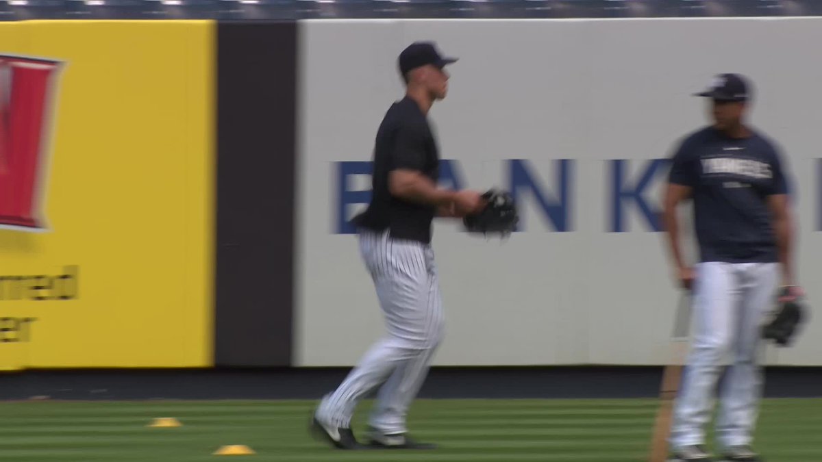 RT @snyyankees: Aaron Judge does some work on the field at Yankee Stadium: https://t.co/cVp5vwykTn