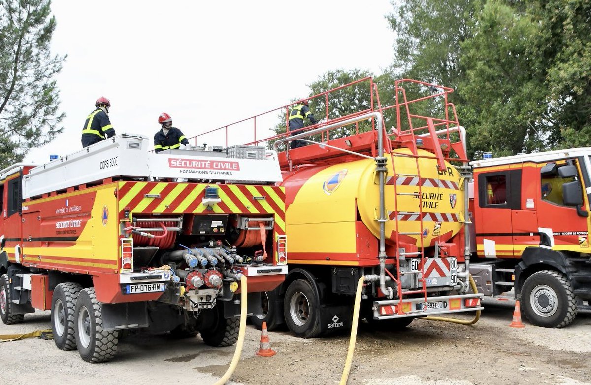 riisc_1's tweet image. #FeuxDeForêt🔥🌲: Chaque été, plus de 2️⃣5️⃣0️⃣ sapeurs-sauveteurs de l’#UIISC1 sont prépositionnés dans le Sud et en Corse.🚨L’objectif: agir rapidement en renfort des sapeurs-pompiers &amp;amp; moyens aériens, tout en gardant une capacité d’intervention déployable en 🇫🇷 et dans le 🌎.