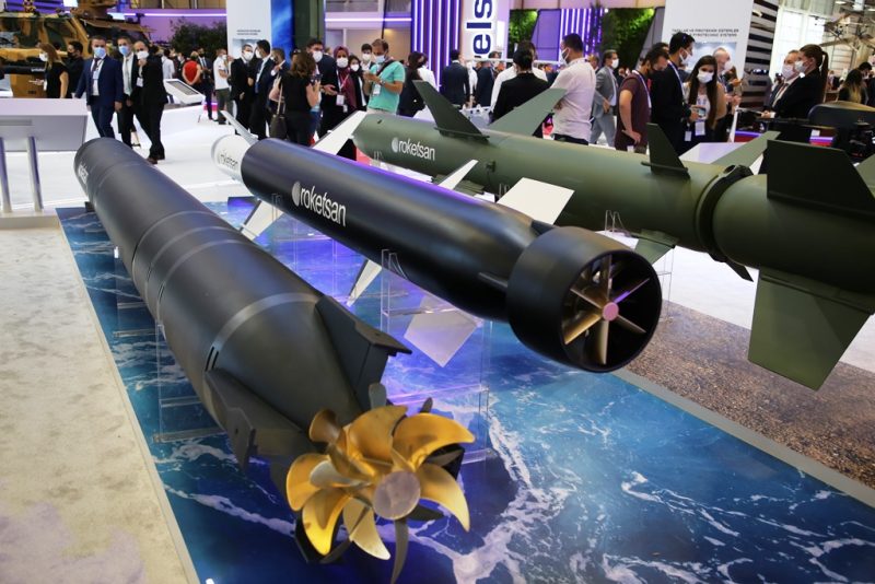 TurkishCentury's tweet image. With its 50+km range, 45knot speed, anti-countermeasure active sonar and enough explosive power to sink an aircraft carrier, it's worth taking a day off for #IDEF23 just to go see the new #AKYA heavy torpedo from @roketsan. 🇹🇷 #IDEF2023