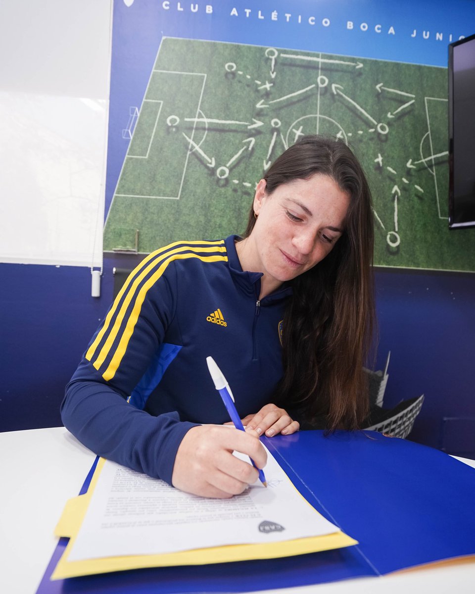 Carolina Troncoso firmó su contrato como jugadora de las Gladiadoras hasta 2024.