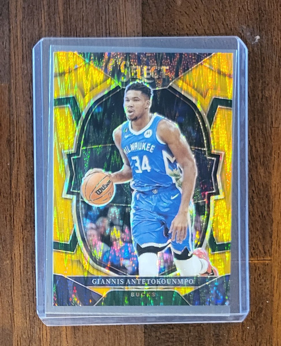 Select Giannis Antetokounmpo gold flash prizm 2/10 $210 shipped @Hobby_Connect @sports_sell https://t.co/EyFHEs8AUp