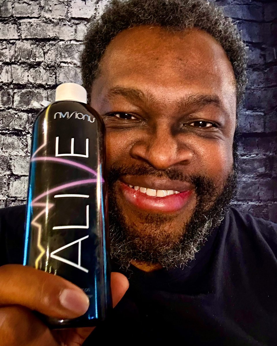 DerrickLBrown71's tweet photo. You need to get your hands on this ALIVE LIQUID MULTIVITAMIN!! Energy all day!! Vitamin B12, Ginger Root, Chlorella, Maca Root and a host of other great ingredients. REVIVE • REPLENISH • RENEW!! Come ALIVE with me! Hit me up! LETS WORK!

#NvisionU #bfit #nvu #alive #NVUALIVE https://t.co/0DLFDQCObh
